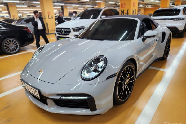 2022 Porsche 911 с пробегом 31 000 км