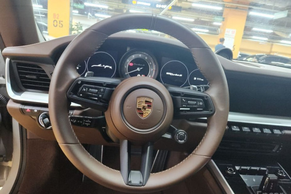 2022 Porsche 911 с пробегом 31 000 км