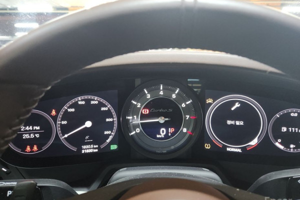 2022 Porsche 911 с пробегом 31 000 км