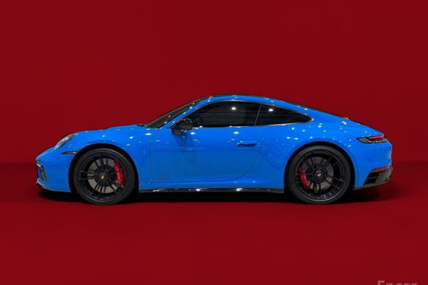 2022 Porsche 911 с пробегом 48 500 км