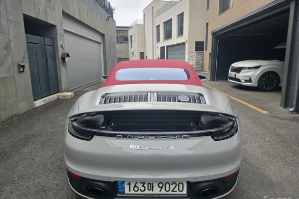 2021 Porsche 911 с пробегом 40 000 км