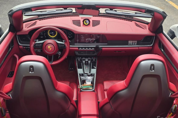 2021 Porsche 911 с пробегом 40 000 км