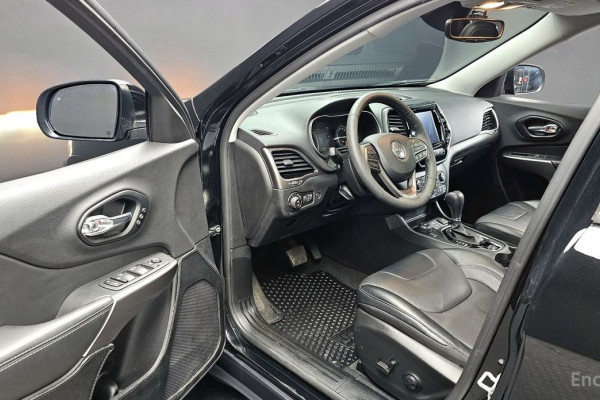 2022 Jeep Cherokee с пробегом 36 059 км