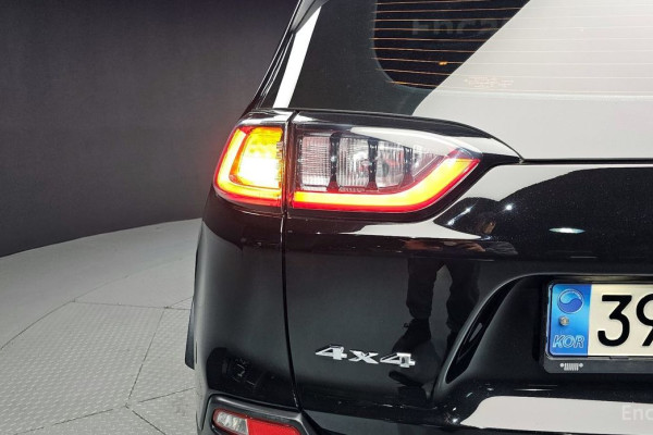 2022 Jeep Cherokee с пробегом 36 059 км