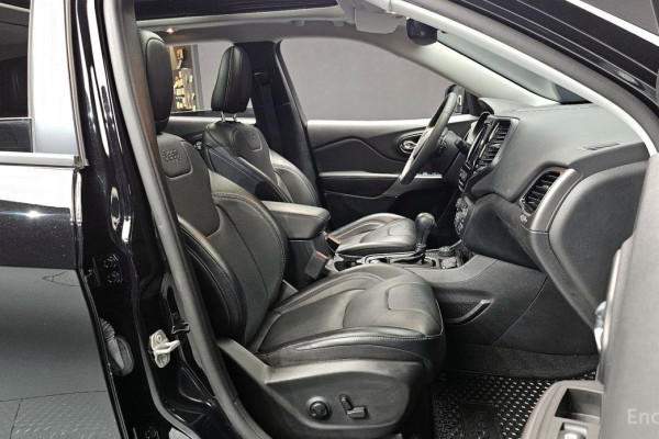 2022 Jeep Cherokee с пробегом 36 059 км