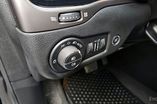 2022 Jeep Cherokee с пробегом 36 059 км