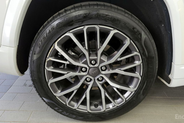 2023 Jeep Cherokee с пробегом 25 880 км