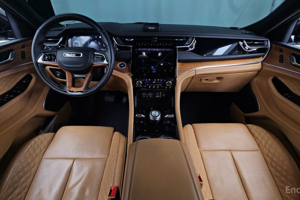 2023 Jeep Cherokee с пробегом 25 880 км