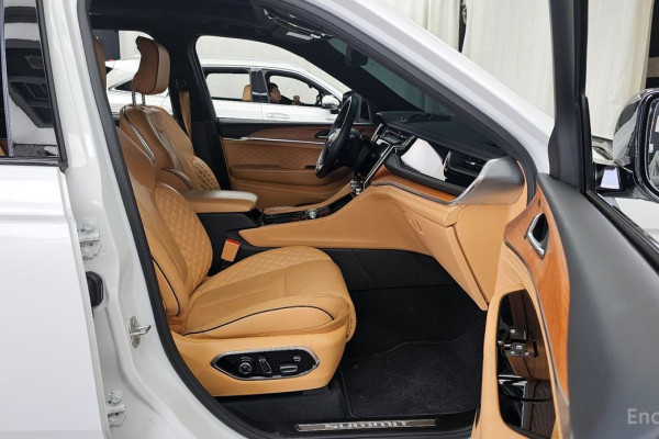 2023 Jeep Cherokee с пробегом 25 880 км