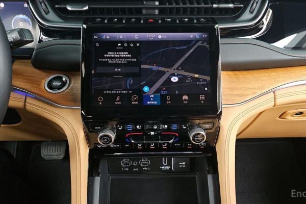 2023 Jeep Cherokee с пробегом 25 880 км