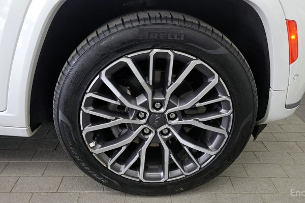 2023 Jeep Cherokee с пробегом 25 880 км