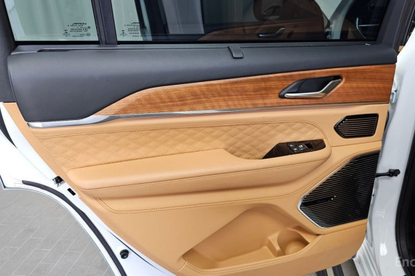 2023 Jeep Cherokee с пробегом 25 880 км