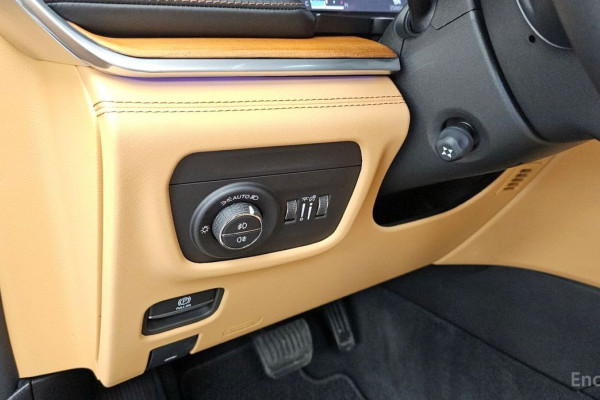 2023 Jeep Cherokee с пробегом 25 880 км