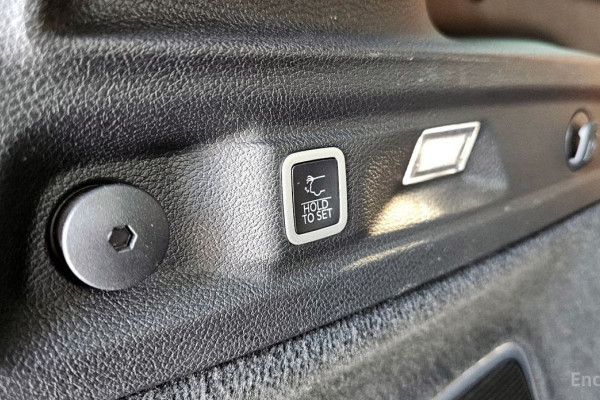 2023 Jeep Cherokee с пробегом 25 880 км