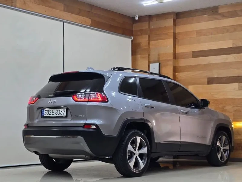 2022 Jeep Cherokee с пробегом 36 027 км