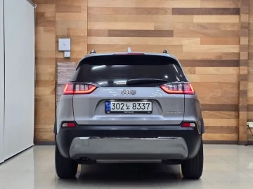 2022 Jeep Cherokee с пробегом 36 027 км