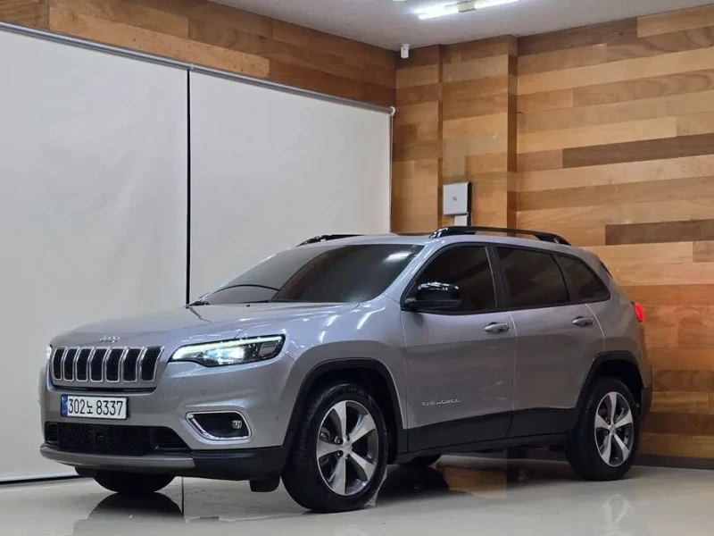 2022 Jeep Cherokee с пробегом 36 027 км