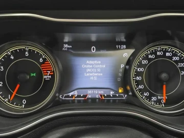 2022 Jeep Cherokee с пробегом 36 027 км