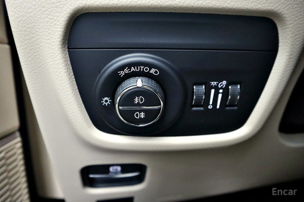 2023 Jeep Cherokee с пробегом 48 198 км