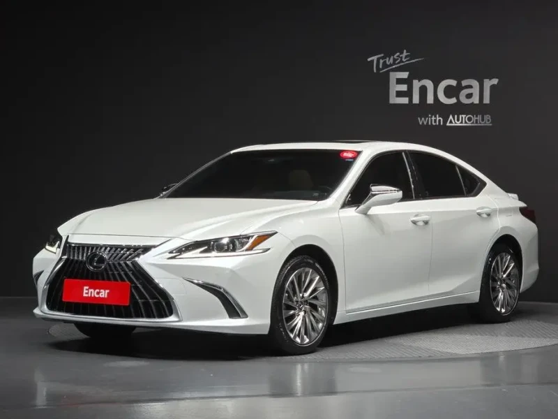 2022 Lexus ES с пробегом 60 536 км
