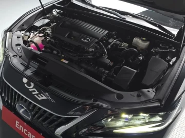 2022 Lexus ES с пробегом 96 622 км