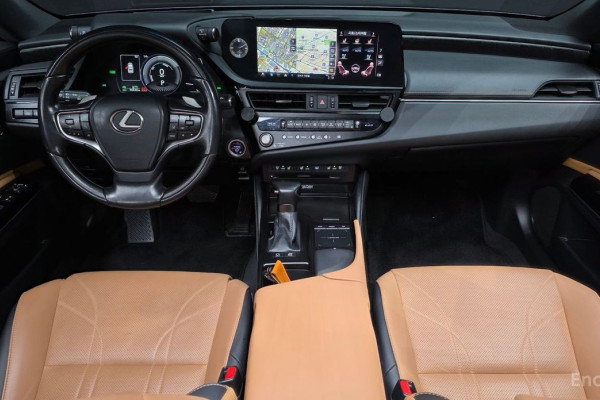 2022 Lexus ES с пробегом 96 622 км