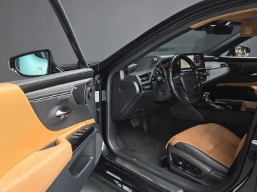 2022 Lexus ES с пробегом 96 622 км
