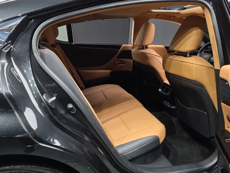 2022 Lexus ES с пробегом 96 622 км