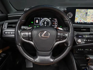 2022 Lexus ES с пробегом 96 622 км
