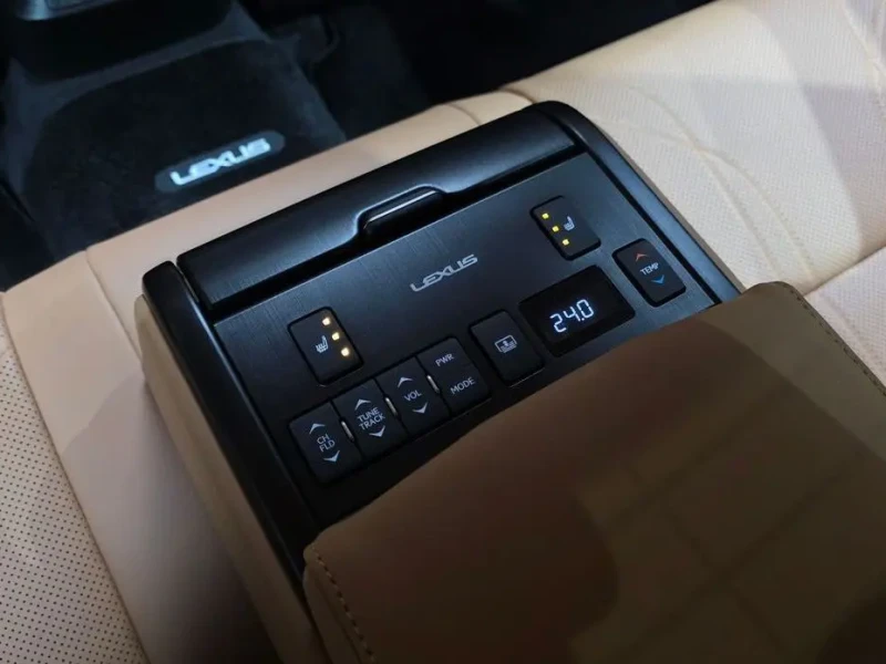 2022 Lexus ES с пробегом 96 622 км