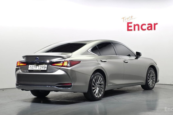 2022 Lexus ES с пробегом 78 888 км