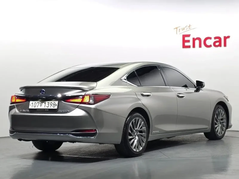 2022 Lexus ES с пробегом 78 888 км