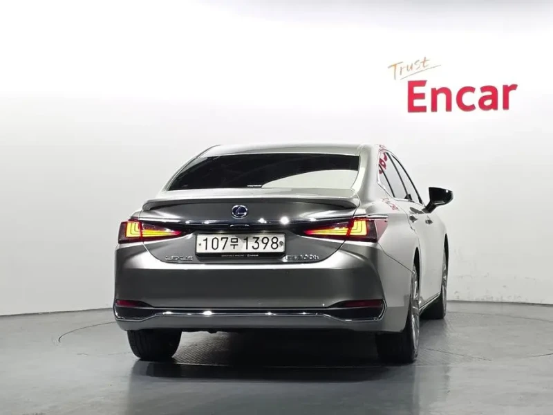 2022 Lexus ES с пробегом 78 888 км