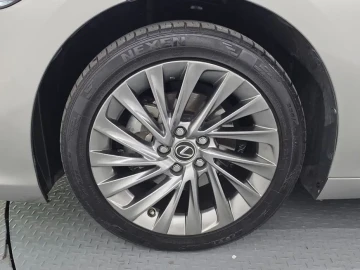 2022 Lexus ES с пробегом 78 888 км