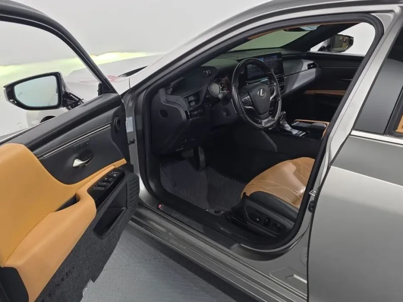 2022 Lexus ES с пробегом 78 888 км