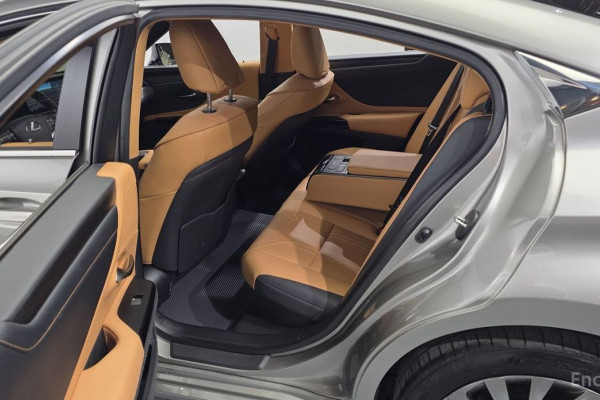 2022 Lexus ES с пробегом 78 888 км