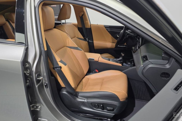 2022 Lexus ES с пробегом 78 888 км