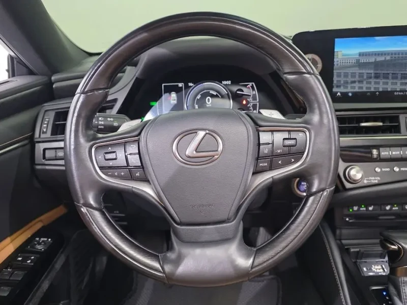 2022 Lexus ES с пробегом 78 888 км