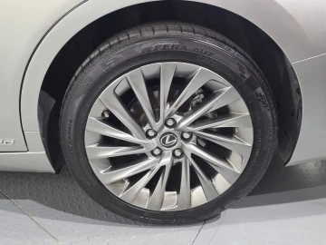 2022 Lexus ES с пробегом 78 888 км
