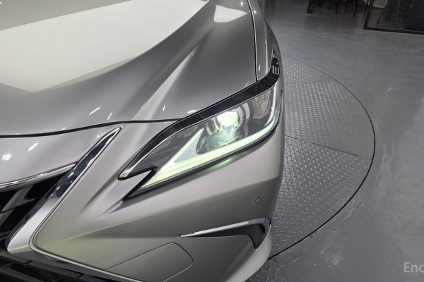 2022 Lexus ES с пробегом 78 888 км