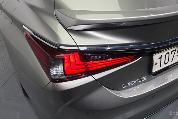 2022 Lexus ES с пробегом 78 888 км