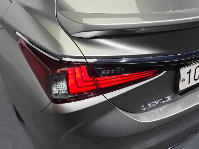 2022 Lexus ES с пробегом 78 888 км