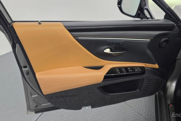 2022 Lexus ES с пробегом 78 888 км