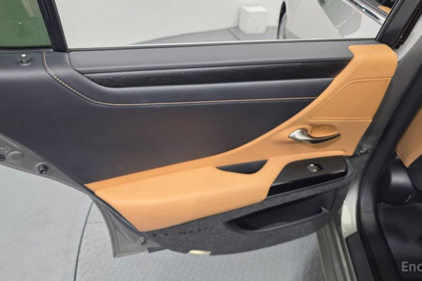 2022 Lexus ES с пробегом 78 888 км