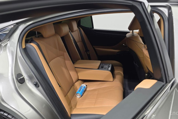 2022 Lexus ES с пробегом 78 888 км