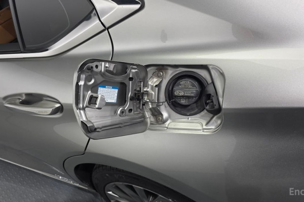 2022 Lexus ES с пробегом 78 888 км