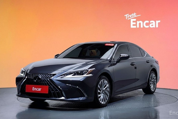 2023 Lexus ES с пробегом 65 670 км