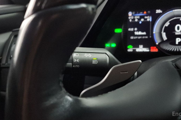 2023 Lexus ES с пробегом 65 670 км