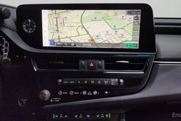 2023 Lexus ES с пробегом 65 670 км