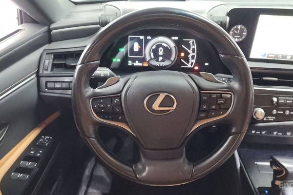 2023 Lexus ES с пробегом 65 670 км